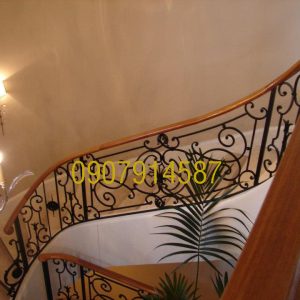 Cầu thang sắt mỹ thuật